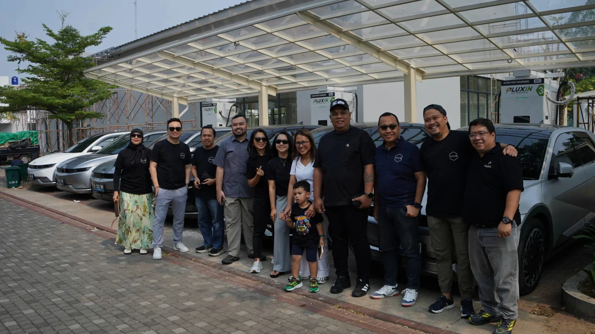 Pluxin x HIVE Trial Opening at Pluxin EV Charging Center Aerobliss Citra 8 Demonstrates 180 kW DC Ultra Fast Charging